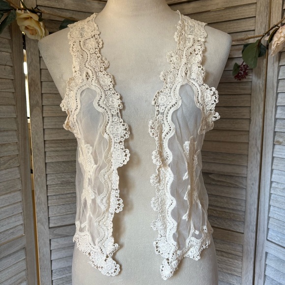 LACE CROCHET & MESH VEST by Pinky, Women’s SZ M, Floral Embroidery Cream/Ivory - Picture 5 of 16